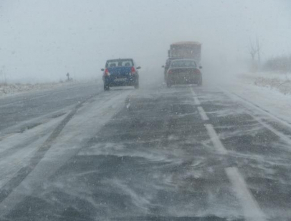 ninsoare pe autostrada 