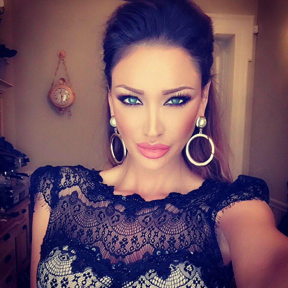 bianca dragusanu selfie 