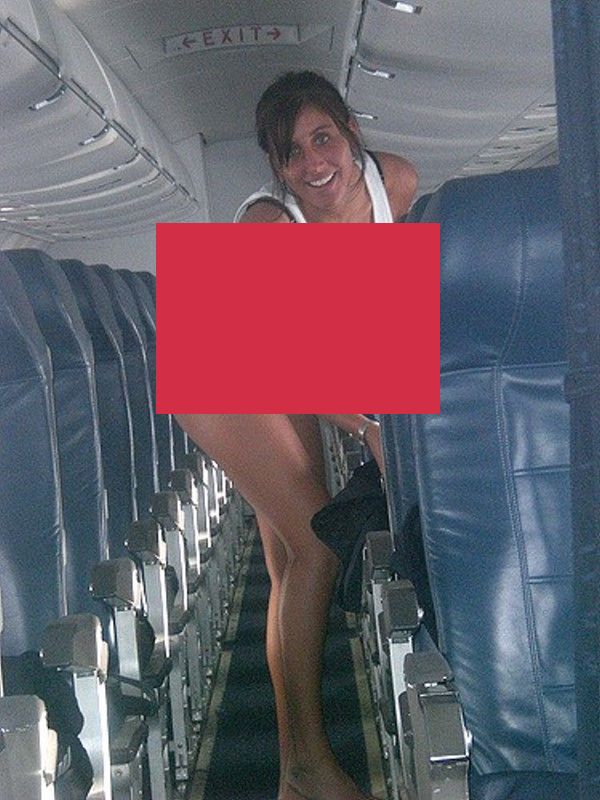 in avion stewardesa0 