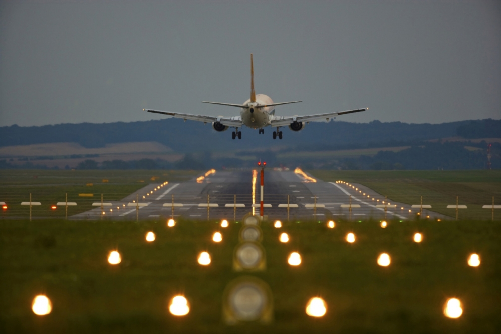 avion aterizare 