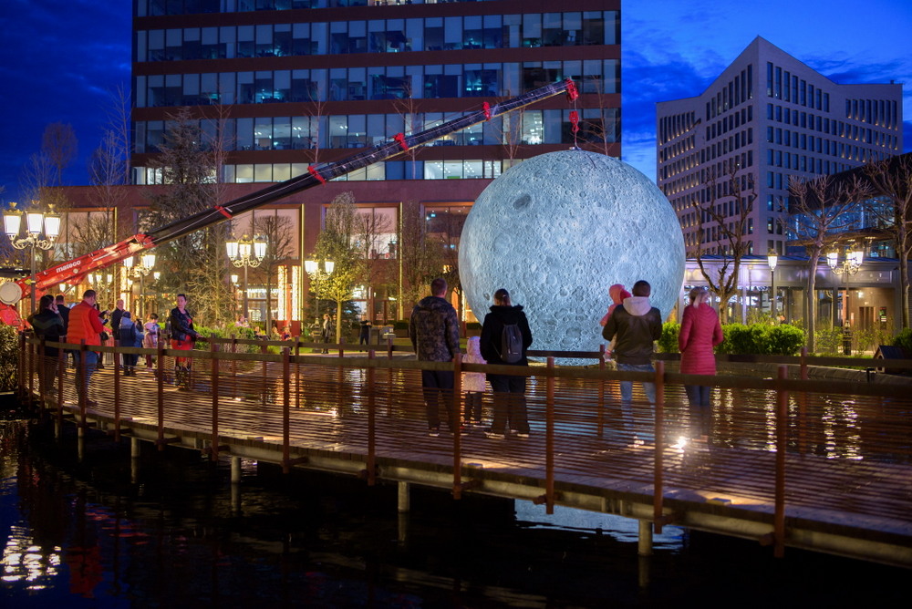 Museum_of_the_Moon_Iulius_Town_07