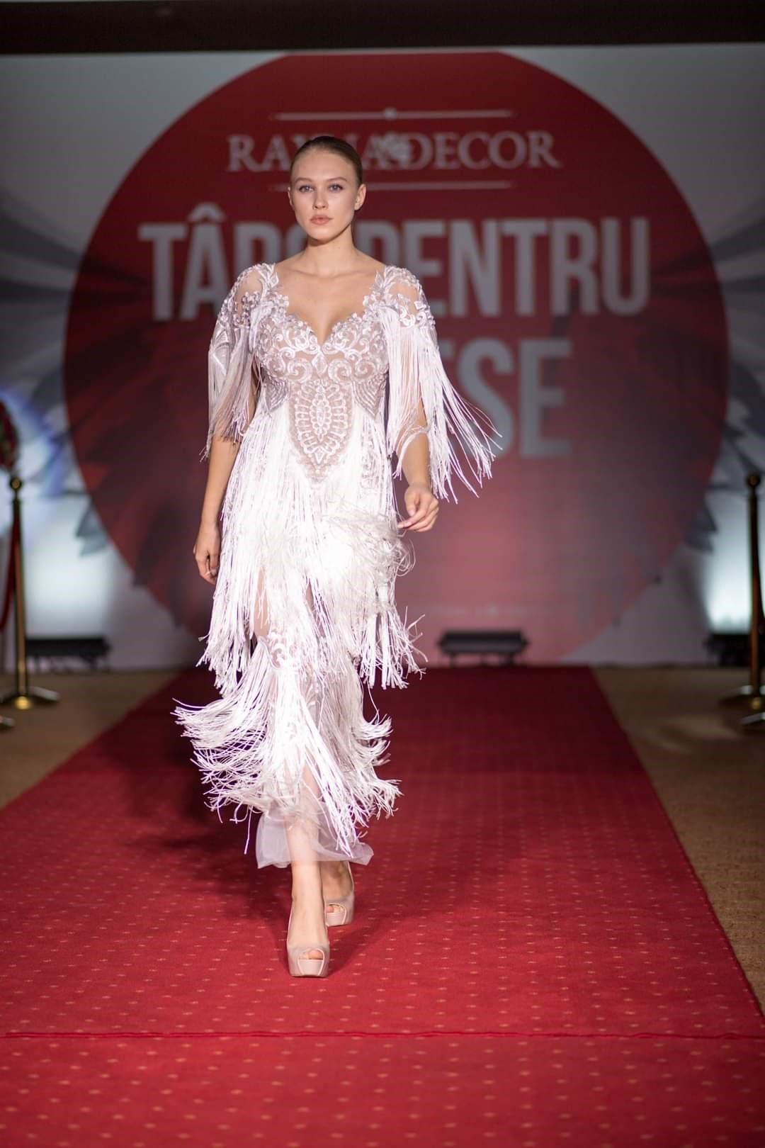 T_rg_pentru_mirese_04