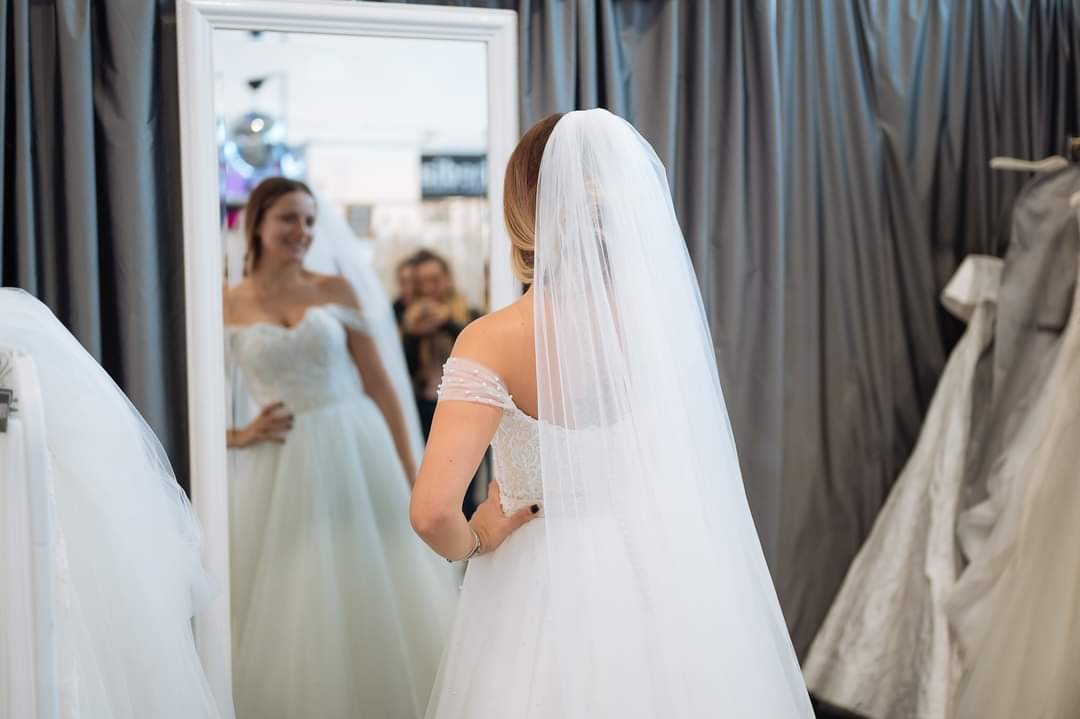 T_rg_pentru_mirese_06